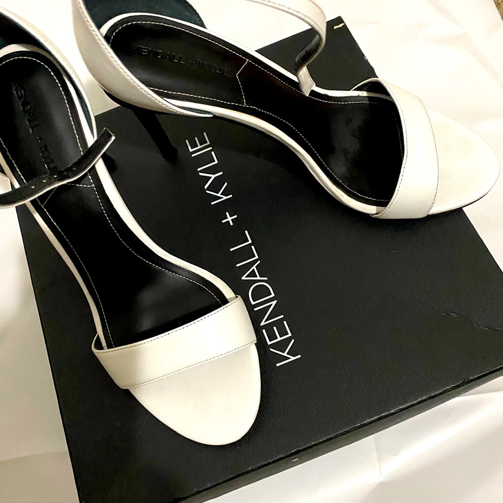 Pre-loved Kendall and Kylie white heeled sandals.